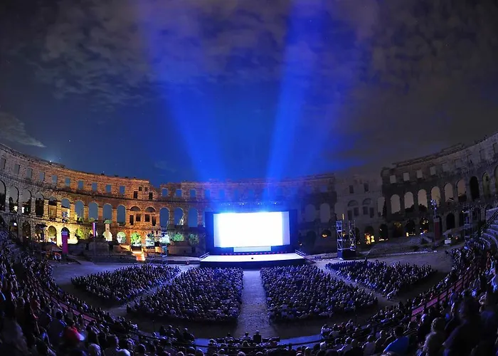 شقة Polai Center *
