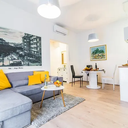 Polai Center Apartman *