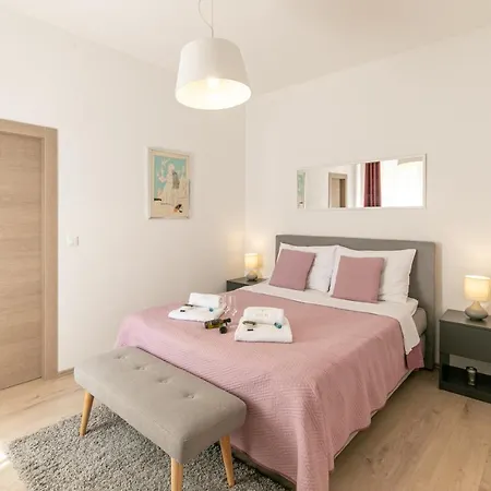 Polai Center Appartamento Pola